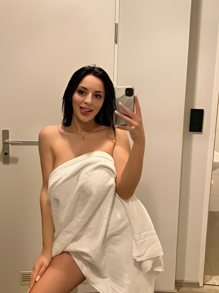 Олечка привлекальеная девушка из Мегиона цена от 10000 руб