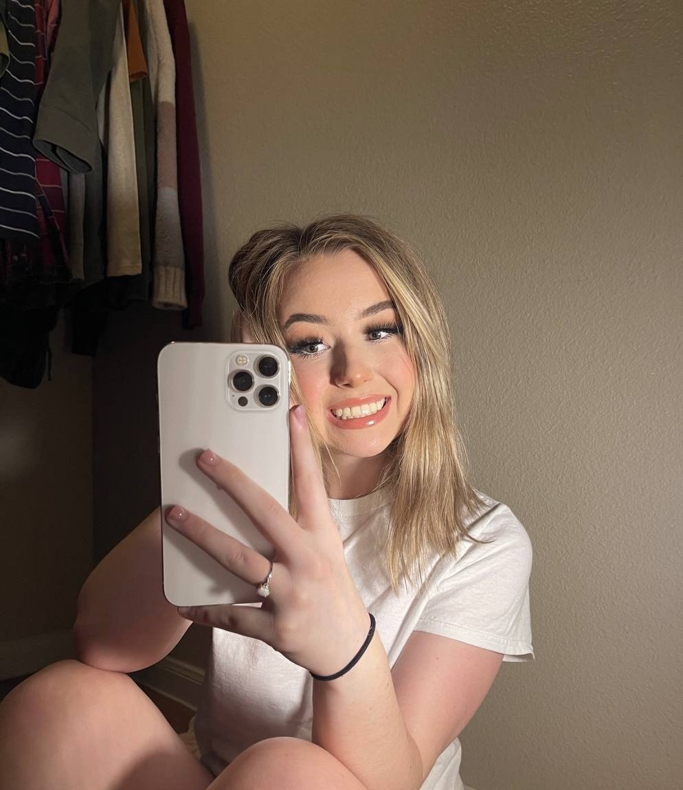 Ника привлекальеная девушка из Мегиона цена от 3000 руб