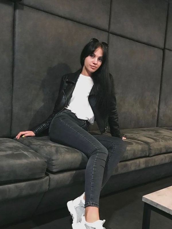 🎥 Света привлекательная девушка из Мегиона цена от 4000 руб