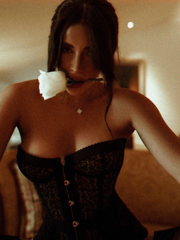 Ольга привлекательная девушка из Мегиона цена от 6000 руб